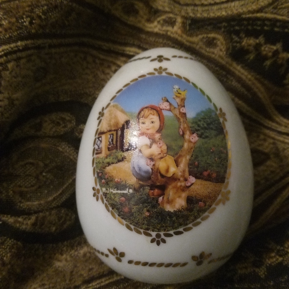Hummel porcelain eggs